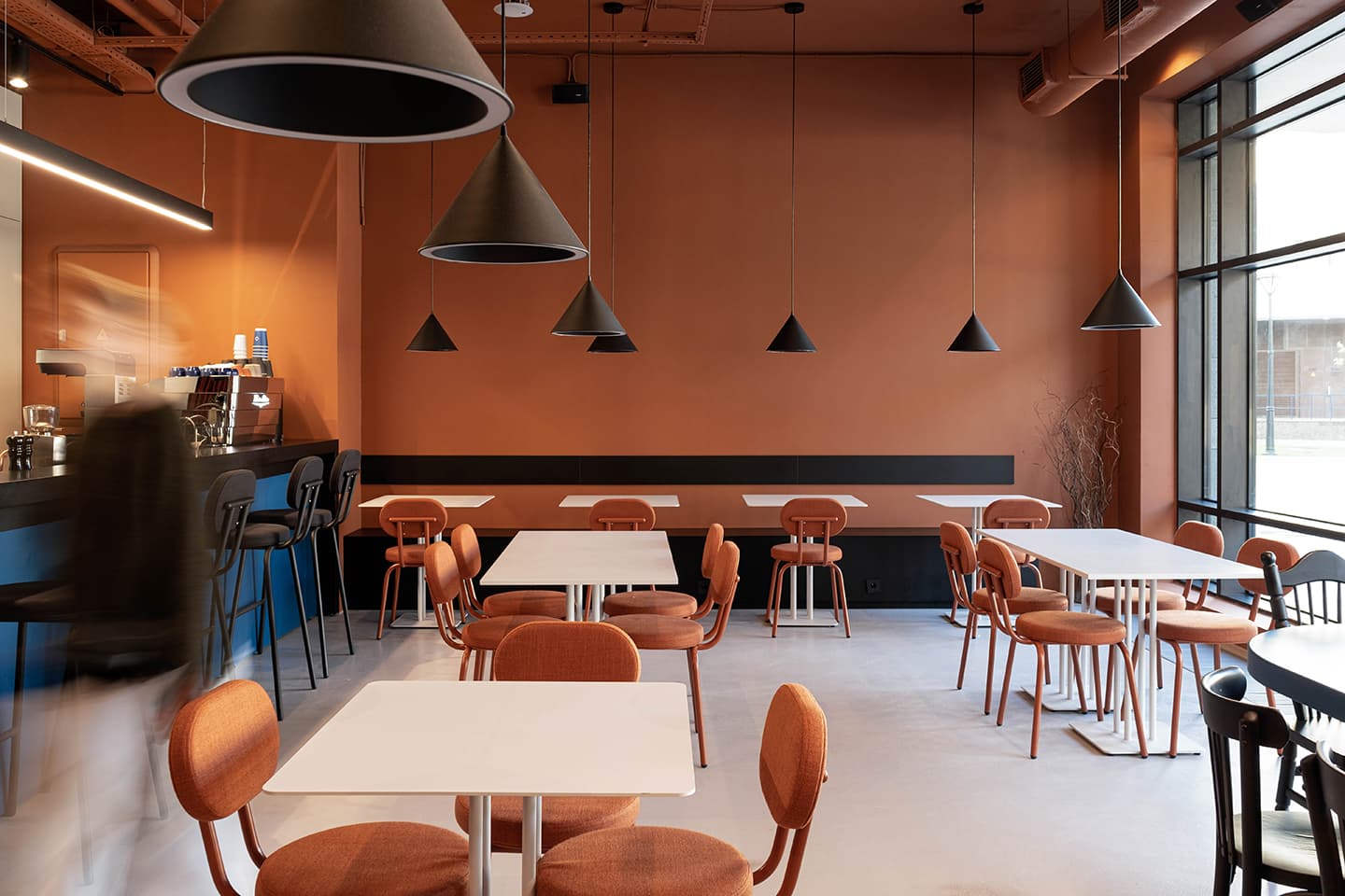 Контрастный микс культур в интерьере ресторана BLAU – проект Александры Бурмистровой