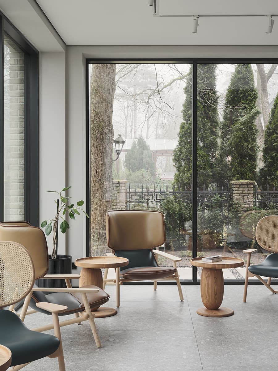 Единство стекла и дерева в интерьере отеля Karmann’s – проект Олеси Левкович