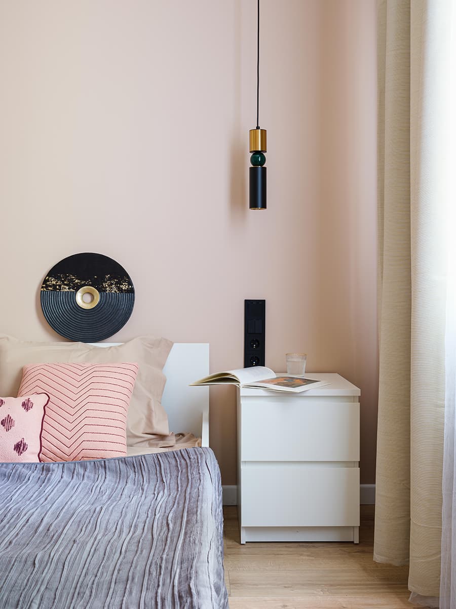 Уютный интерьер с доминирующим синим цветом – проект бюро Archistories