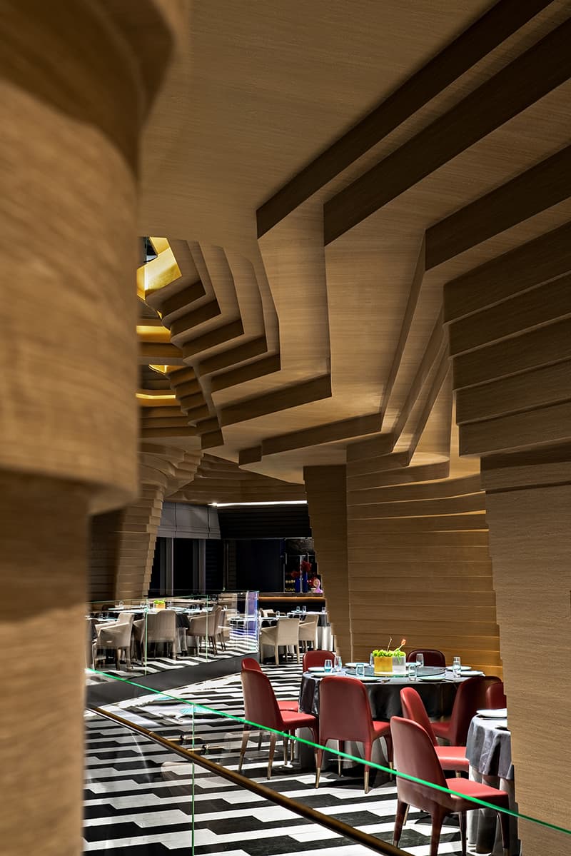 Интерьер китайского ресторана со скульптурным потолком – проект IN.X Design