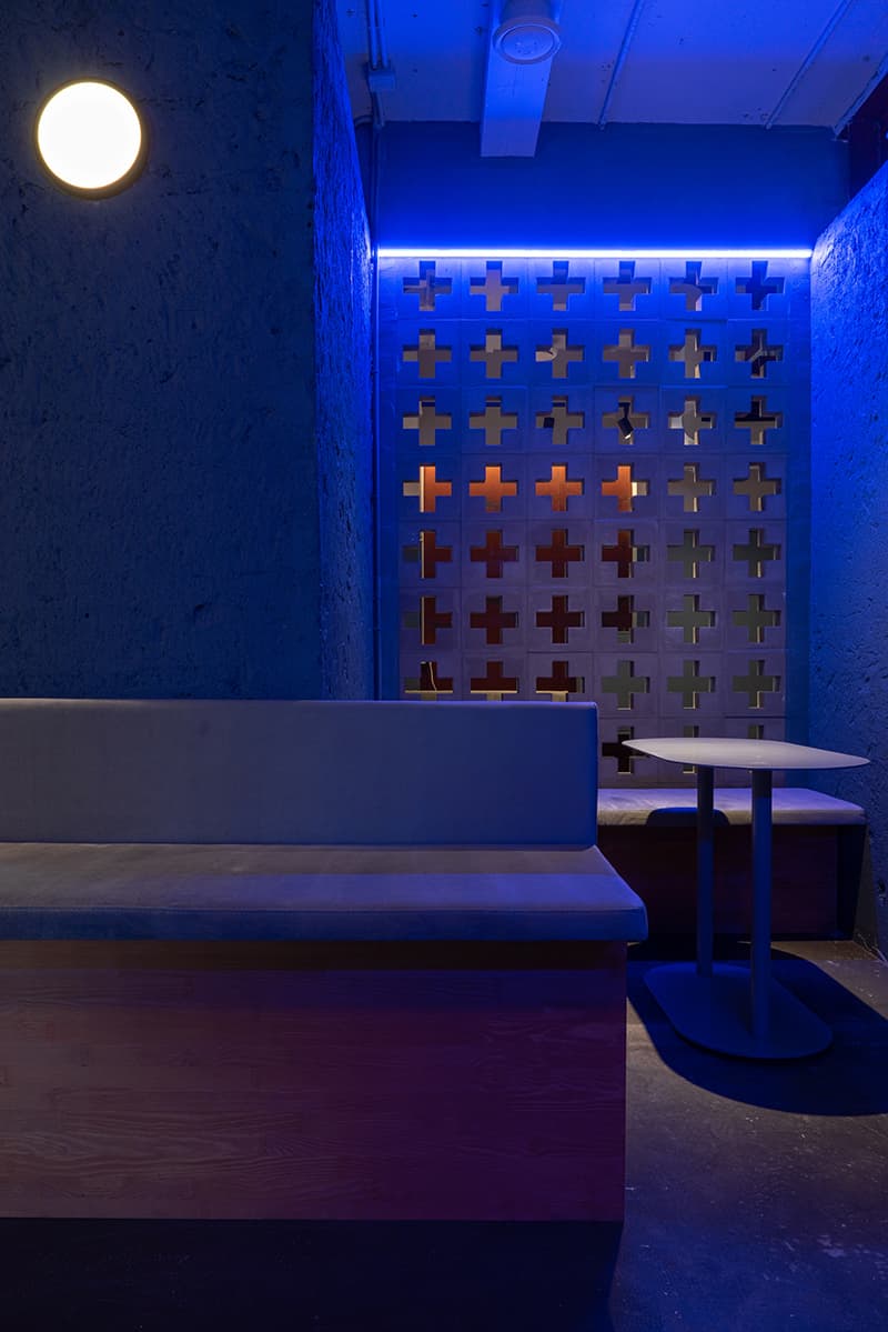 Интерьер кафе-бара с авангардистским характером – проект дизайн-бюро Zavod11