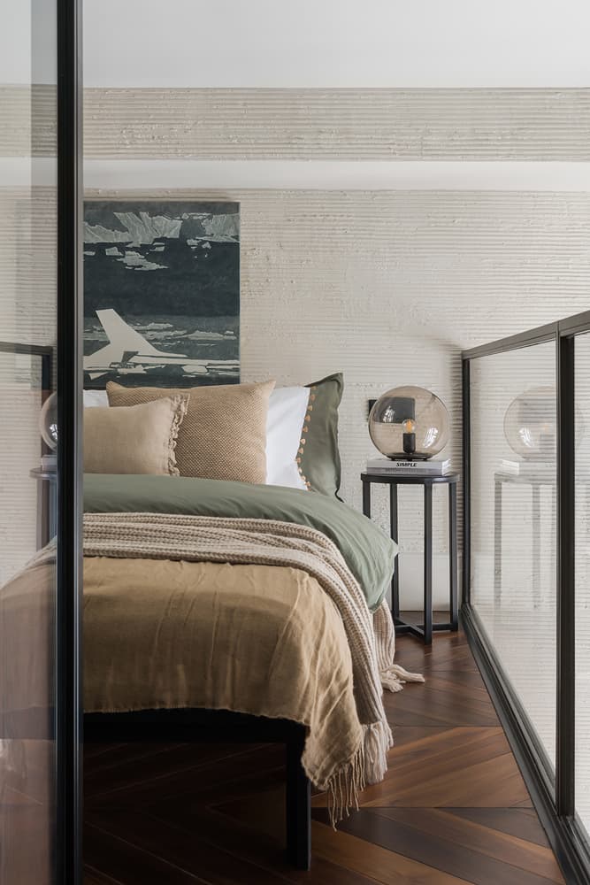 Уютный интерьер компактной квартиры с антресолью – проект Александры Ермиловой