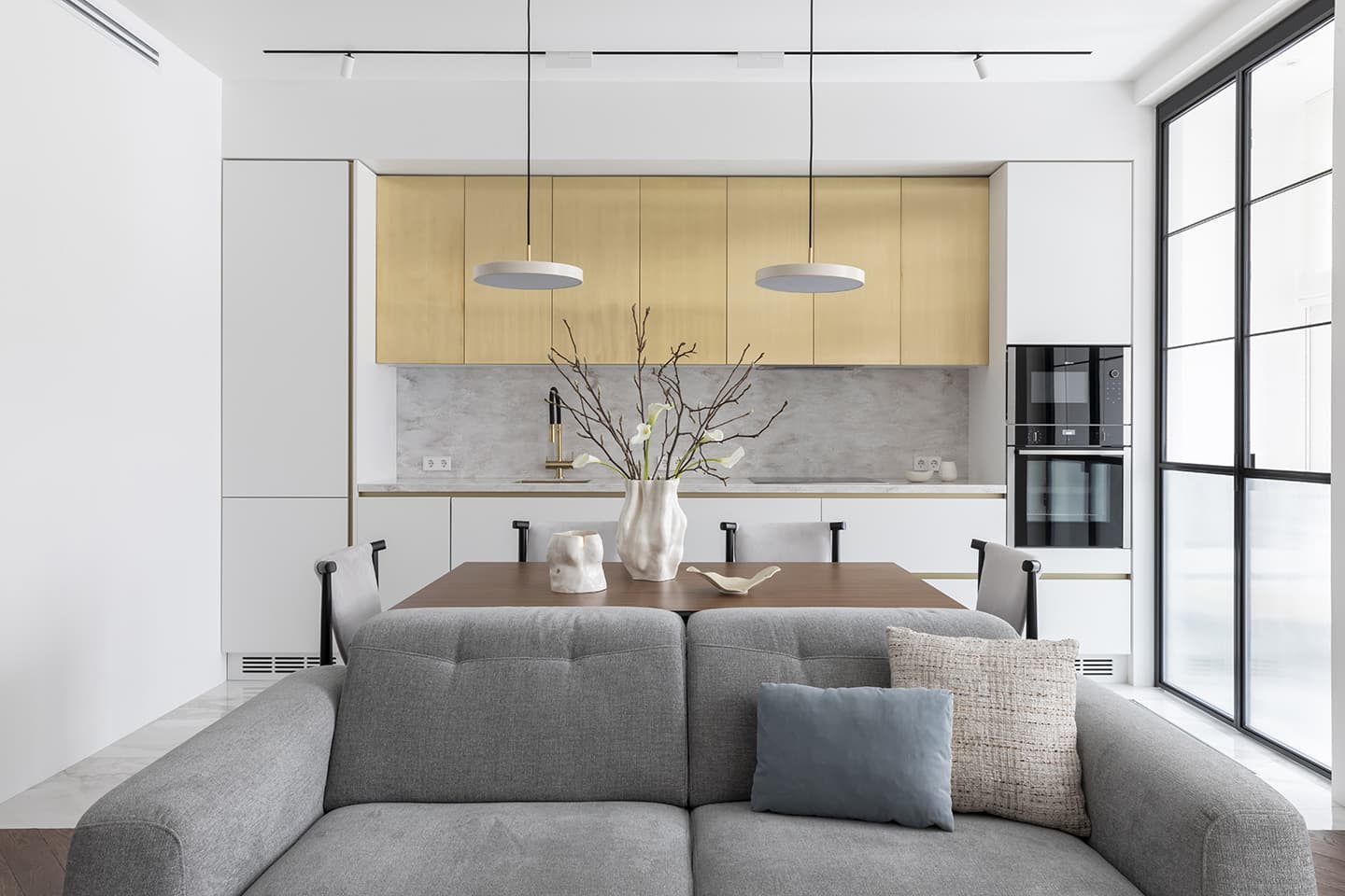 Московская квартира с авторской мебелью в пастельных тонах – проект Анны Чесноковой