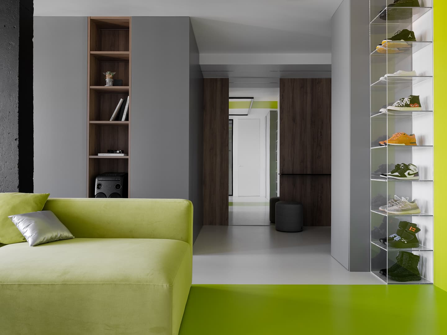 Свежие цвета в технологичном интерьере квартиры для студента – проект Рустэма Уразметова