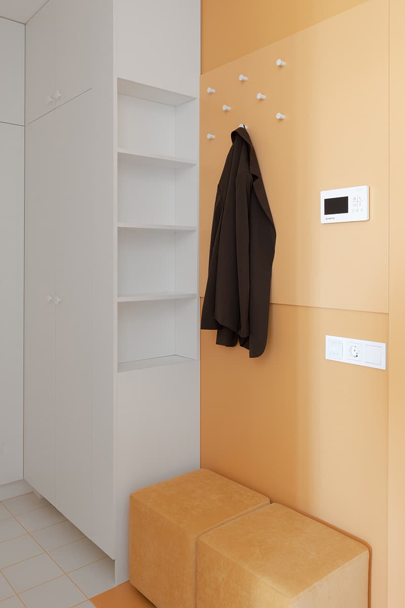 Квартира в голубых тонах с элементами mid-century modern – проект Kononov Studio