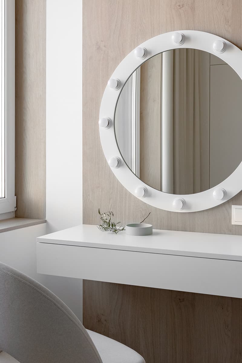 Квартира в голубых тонах с элементами mid-century modern – проект Kononov Studio