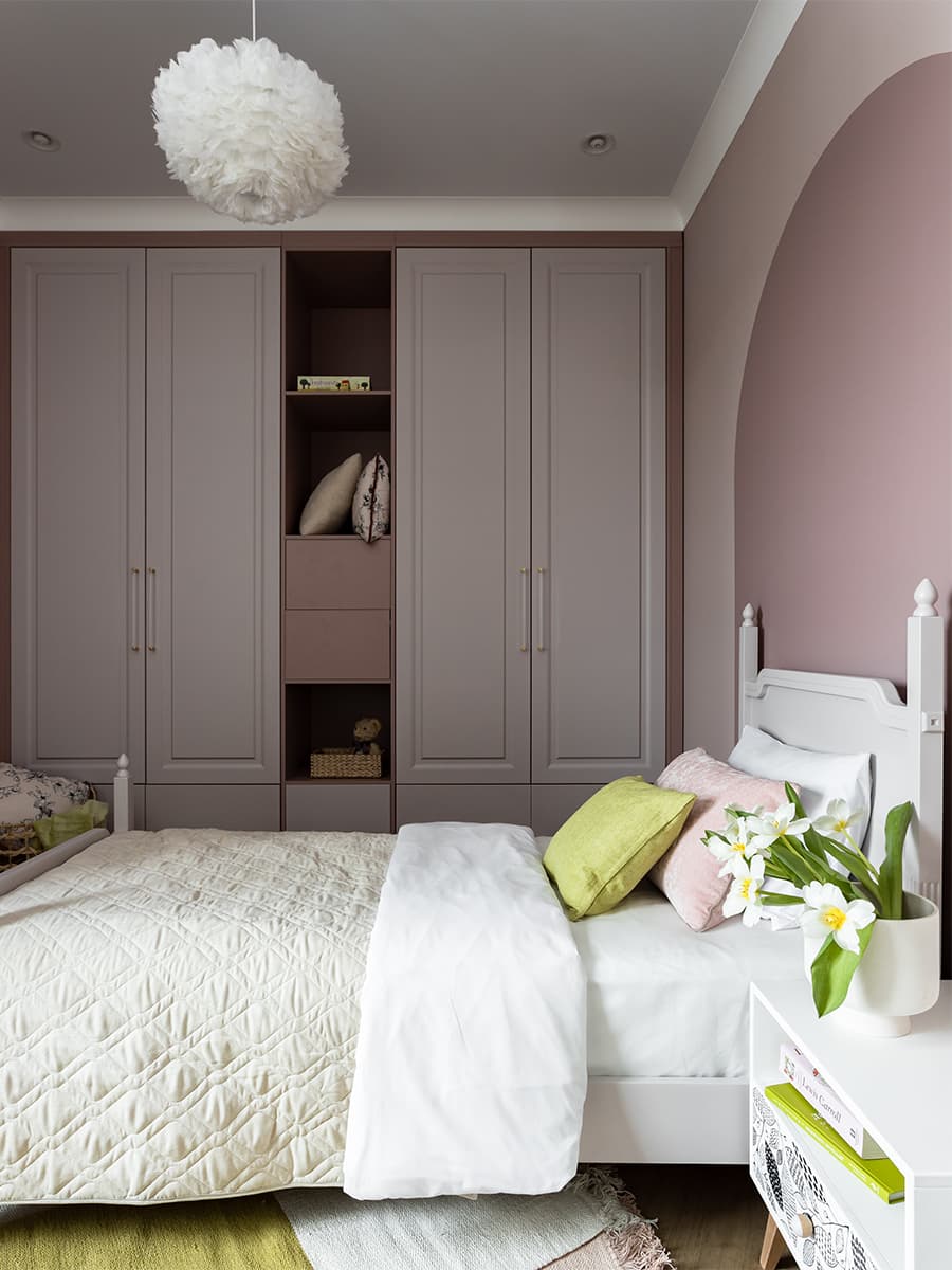 Нежный интерьер челябинской квартиры для мамы с дочкой – проект Ирины Молчановской