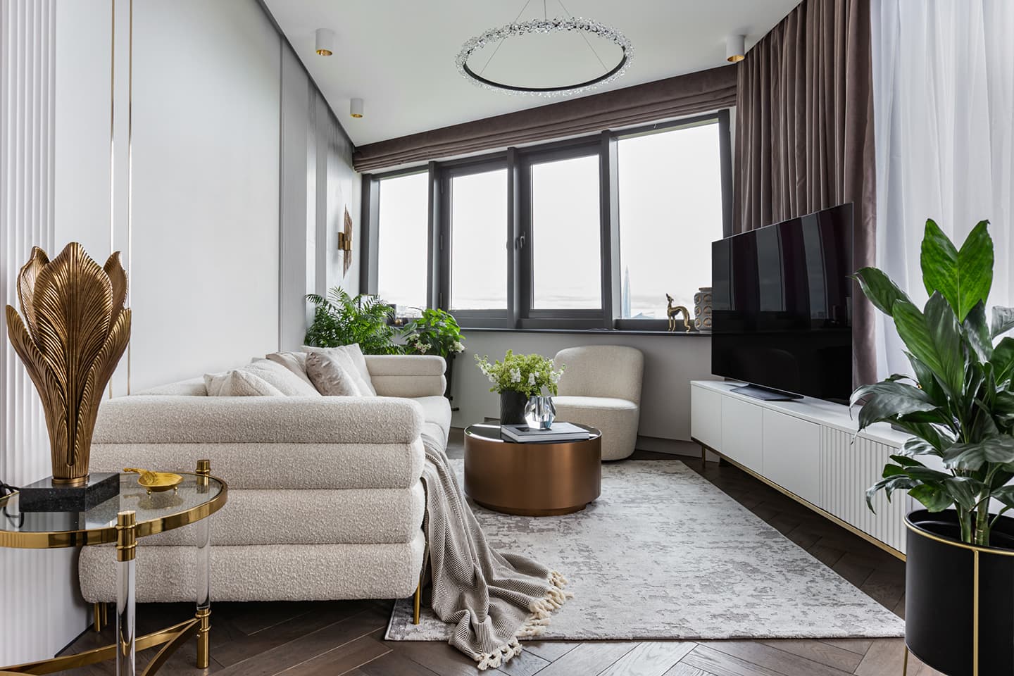 Элегантный интерьер петербургской квартиры с живыми растениями — проект Татьяны Шориной