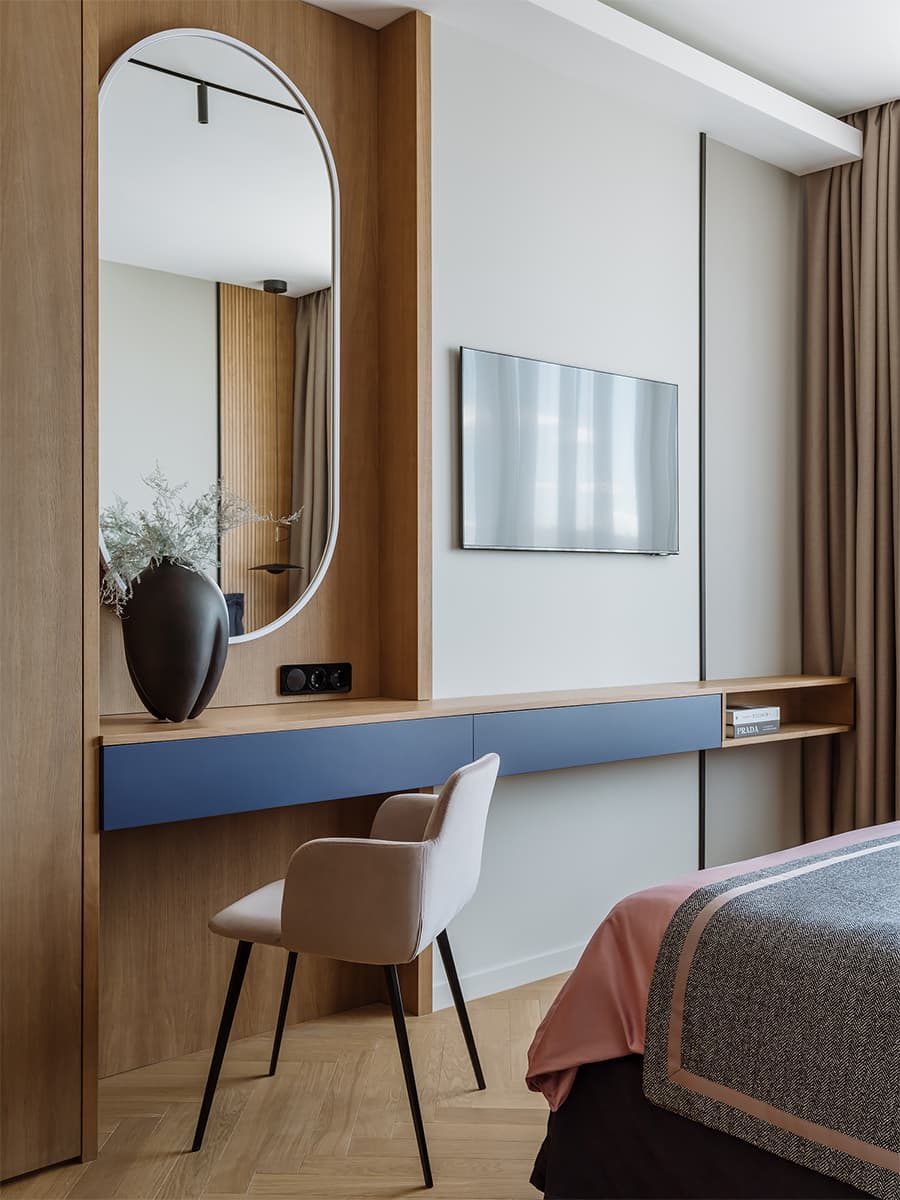 Оригинальные дубовые панели в интерьере квартиры для сдачи в аренду – проект Ксении Коноваловой