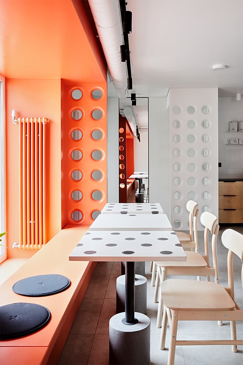 Задорный минимализм в интерьере модной кофейни – проект Lebedeva Project