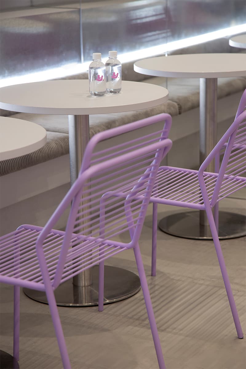 Фиолетовый мех, сталь и живые растения в эпатажном интерьере шоурума – проект KIDZ Design