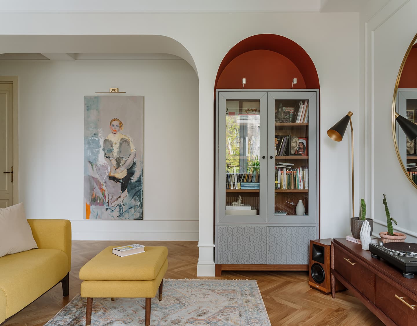 Интерьер, вдохновленный работами художника-абстракциониста Юрия Злотникова – проект Татьяны Красиковой