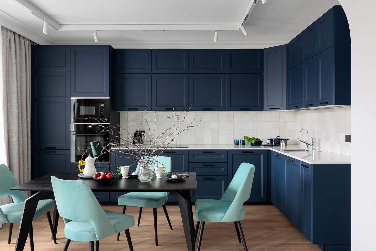 Смелые решения и цвета в интерьере семейной квартиры – проект Екатерины Третьяковой