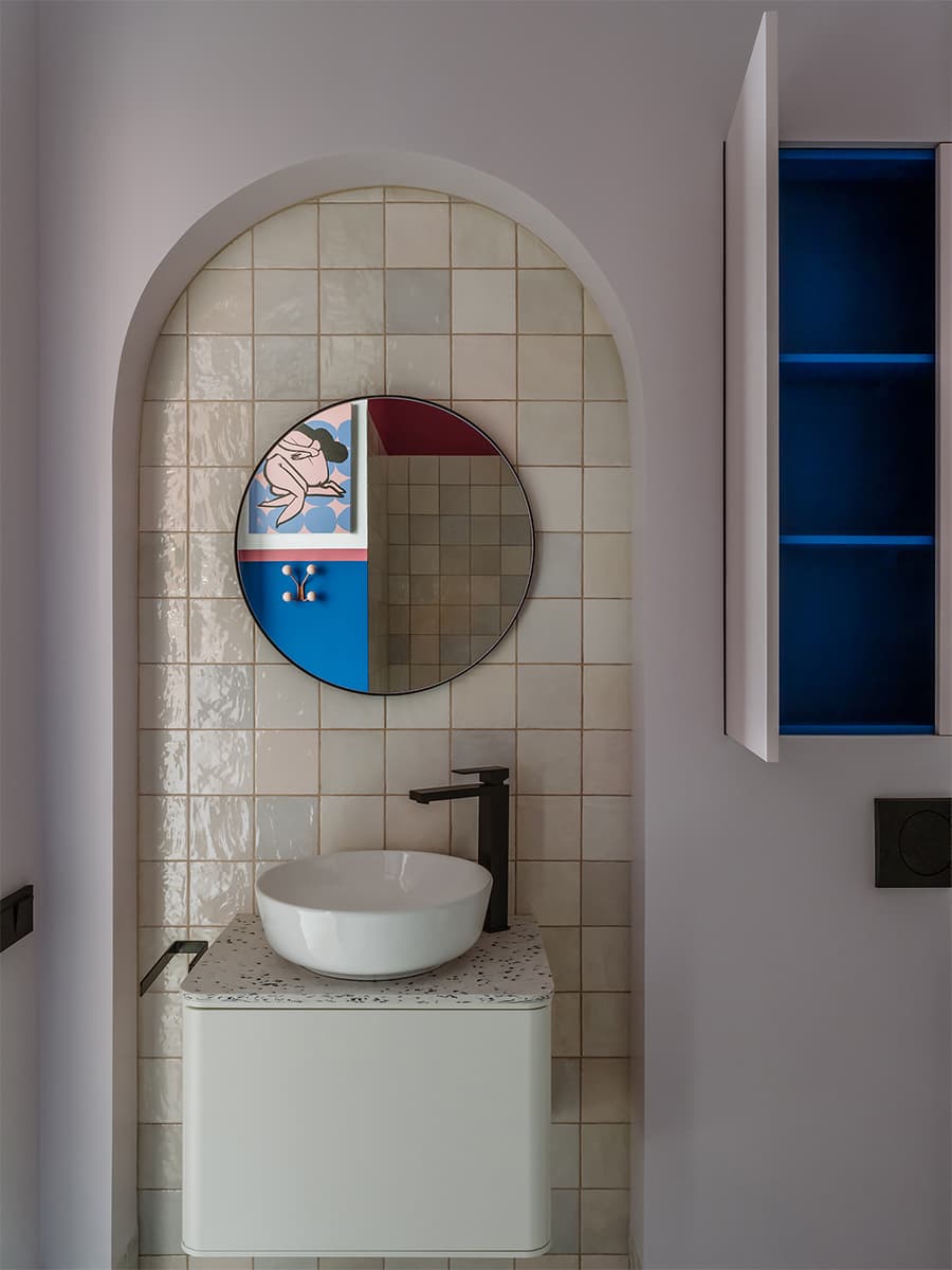 Живописный интерьер, вдохновленный современным искусством – проект Via Interior Buro