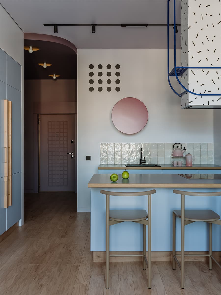 Живописный интерьер, вдохновленный современным искусством – проект Via Interior Buro