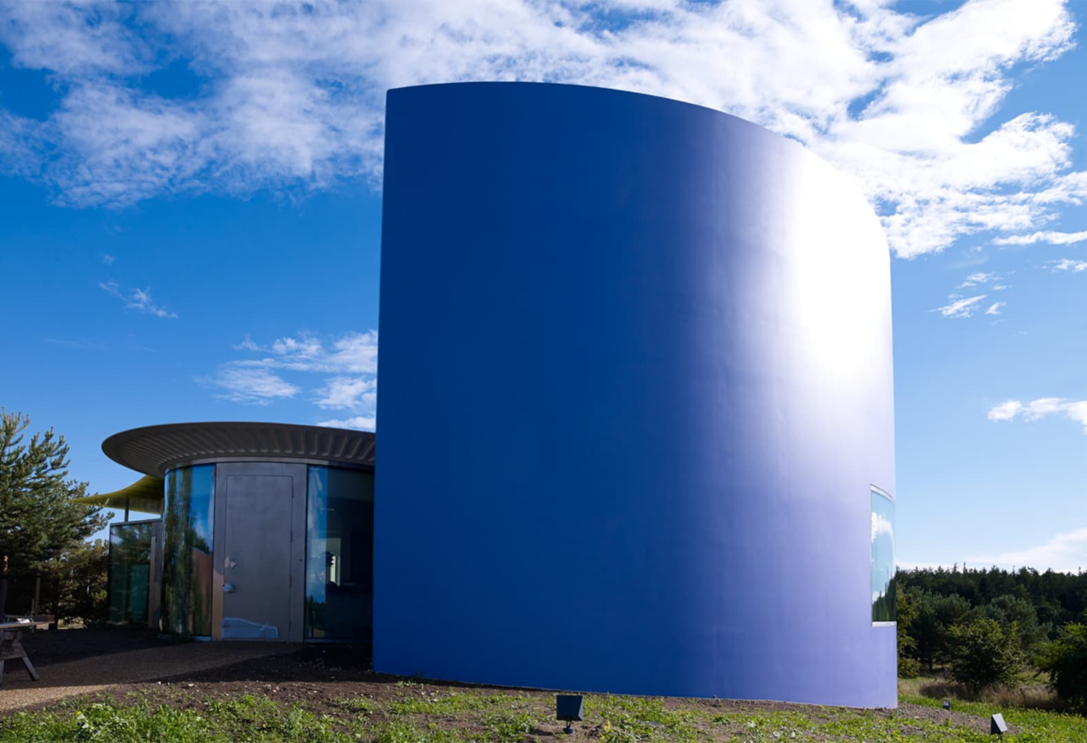 Павильон The Triple Folly для бренда Kvadrat - проект архитектурного бюро Caruso St John Architects. Фото: Ник Тенвиггенхорн