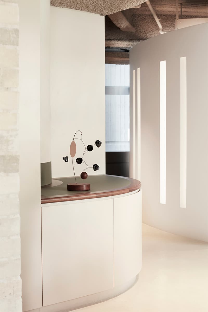 Фешенебельный интерьер офиса с атмосферой культовых фильмов о Джеймсе Бонде – проект YSG Studio