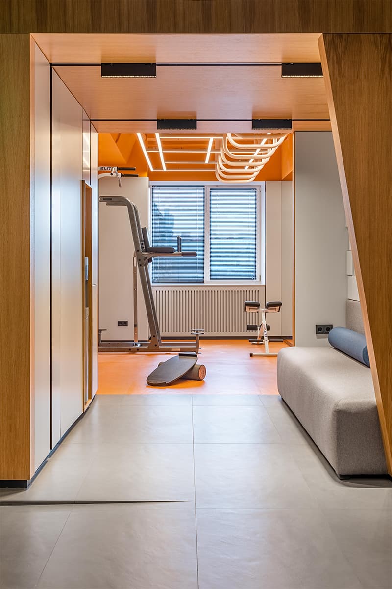 Динамичный интерьер для просторного офиса IT-компании – проект бюро Zarya Development