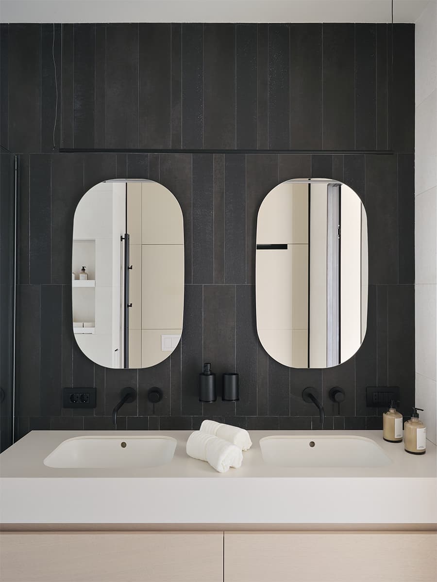 Интерьер питерской квартиры с этническими мотивами – проект LIVET Architects