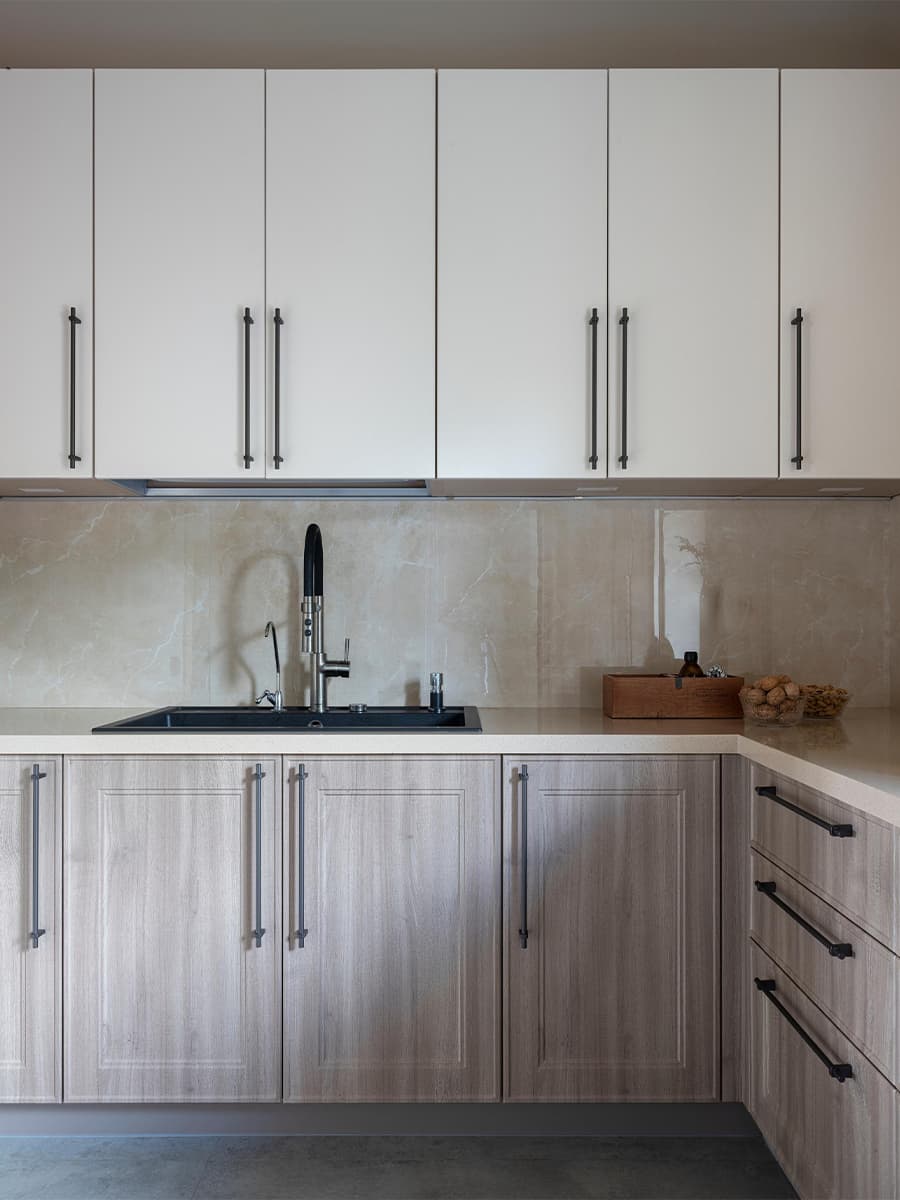 Уютный интерьер беседки с печным комплексом – проект Янины Филипповой