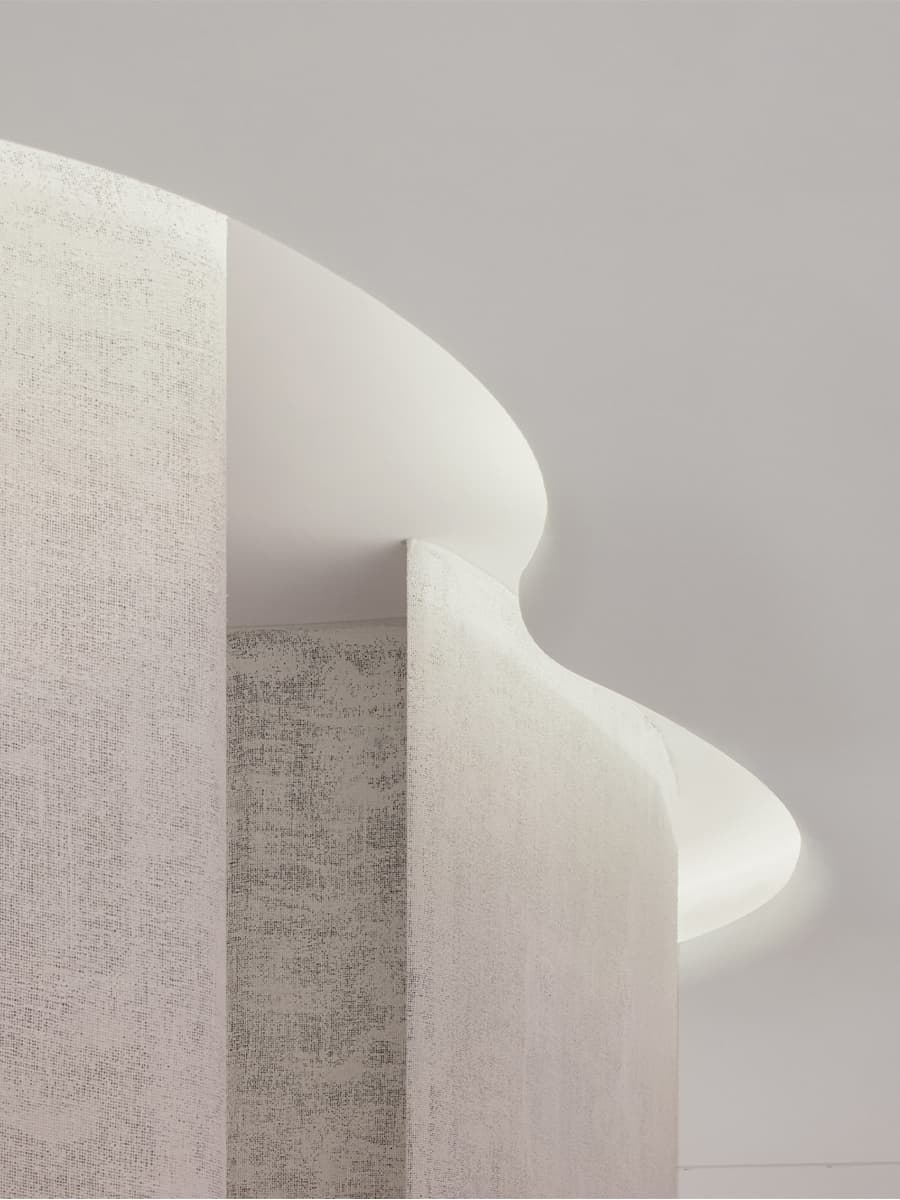 Женственность, технологии и природные мотивы на двух этажах торгового центра в Сеуле – проект студии Burdifilek