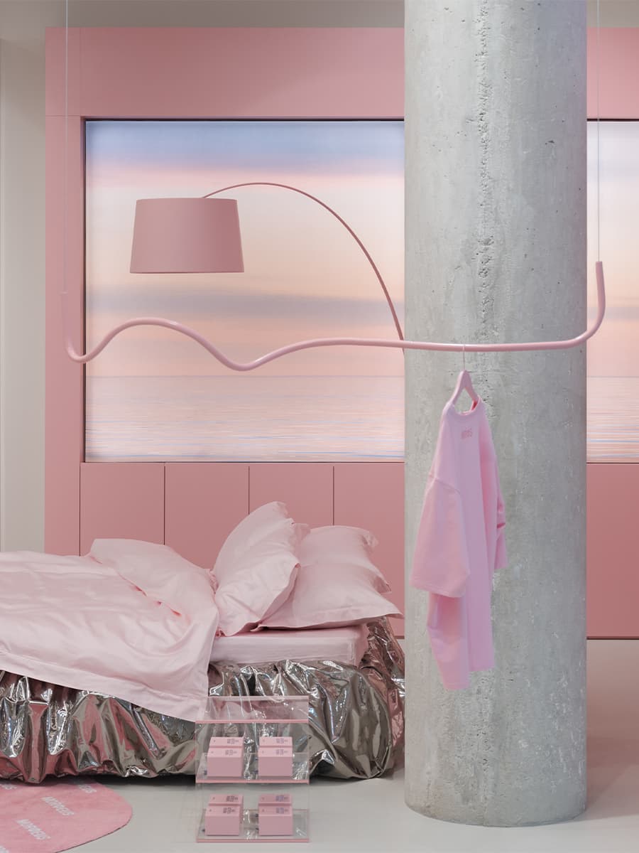 Спокойные тона в оформлении корнера постельного белья – проект Яны Брюхновой