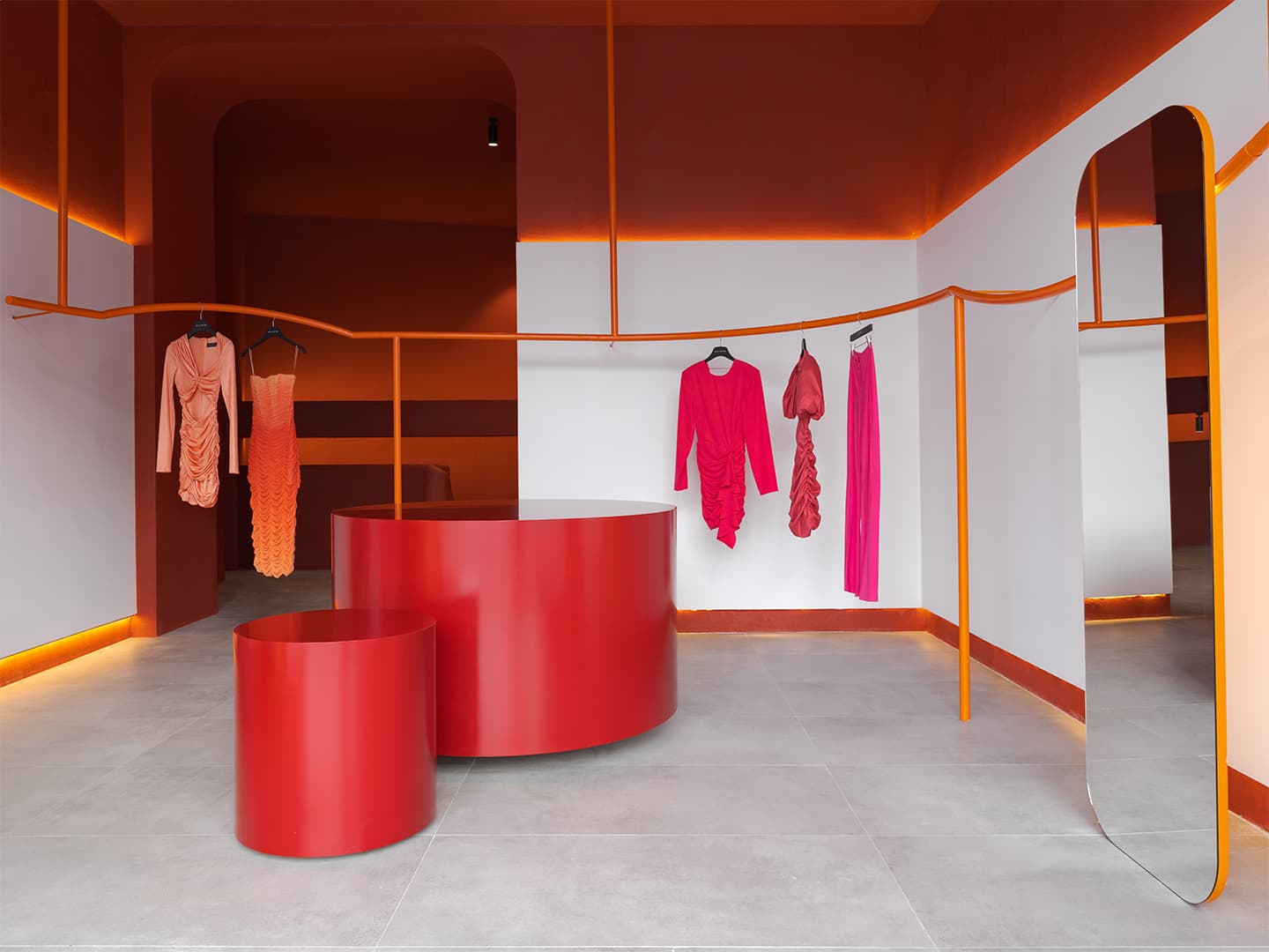 Будуар с эстетикой космического корабля: захватывающий интерьер магазина Sorelle – проект Александры Бурмистровой