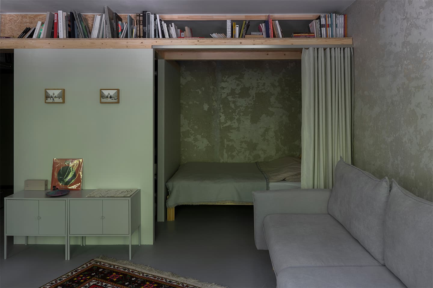 Советская плитка и бетонные стены в интерьере московской квартиры – проект Тихой Студии