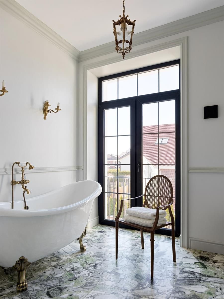 Новое прочтение классического стиля в интерьере семейного дома – проект бюро Kate Hominess