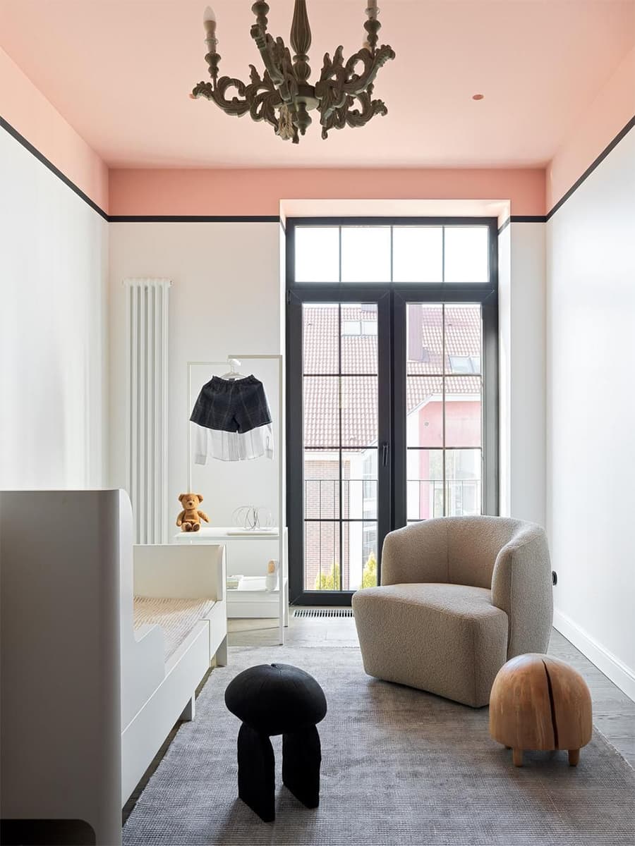 Новое прочтение классического стиля в интерьере семейного дома – проект бюро Kate Hominess