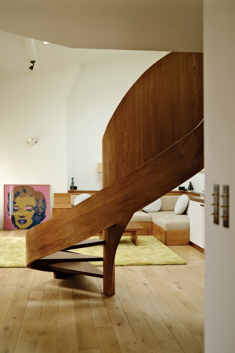 Драматичные акценты и модернистские отсылки в интерьере парижской квартиры – проект студии Hauvette & Madani