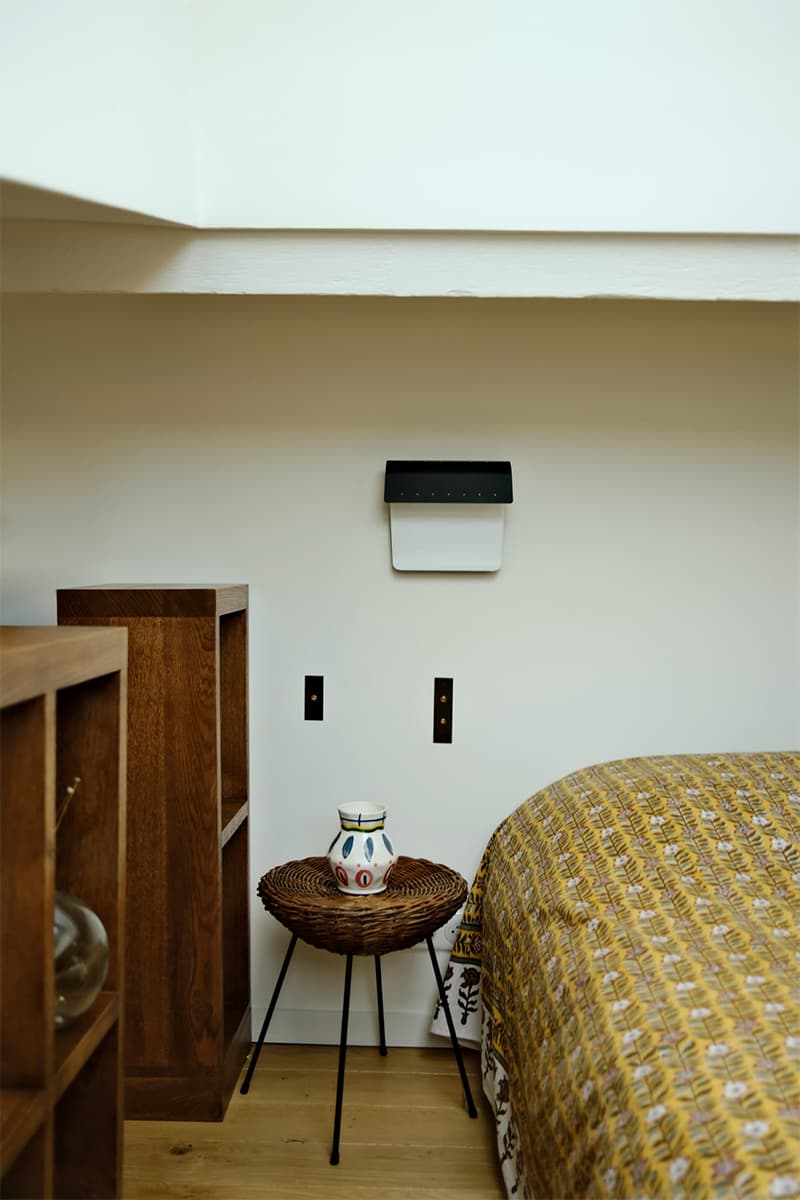 Драматичные акценты и модернистские отсылки в интерьере парижской квартиры – проект студии Hauvette & Madani