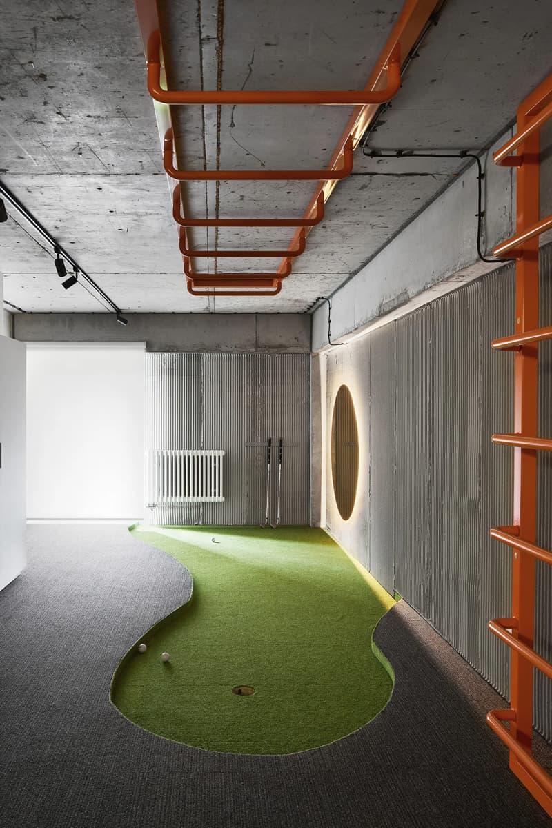 Индустриальные мотивы и умное зонирование в интерьере офиса IT-компании – проект LINE DESIGN STUDIO