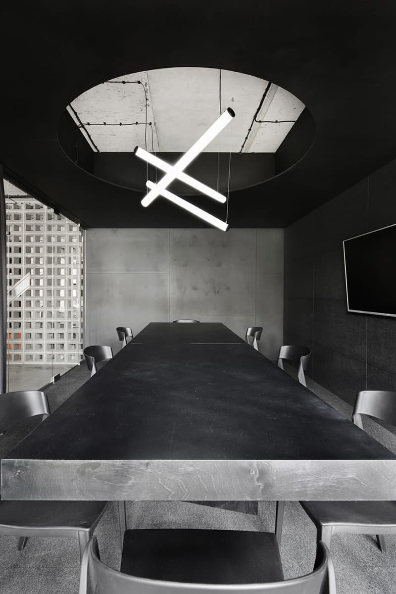 Индустриальные мотивы и умное зонирование в интерьере офиса IT-компании – проект LINE DESIGN STUDIO