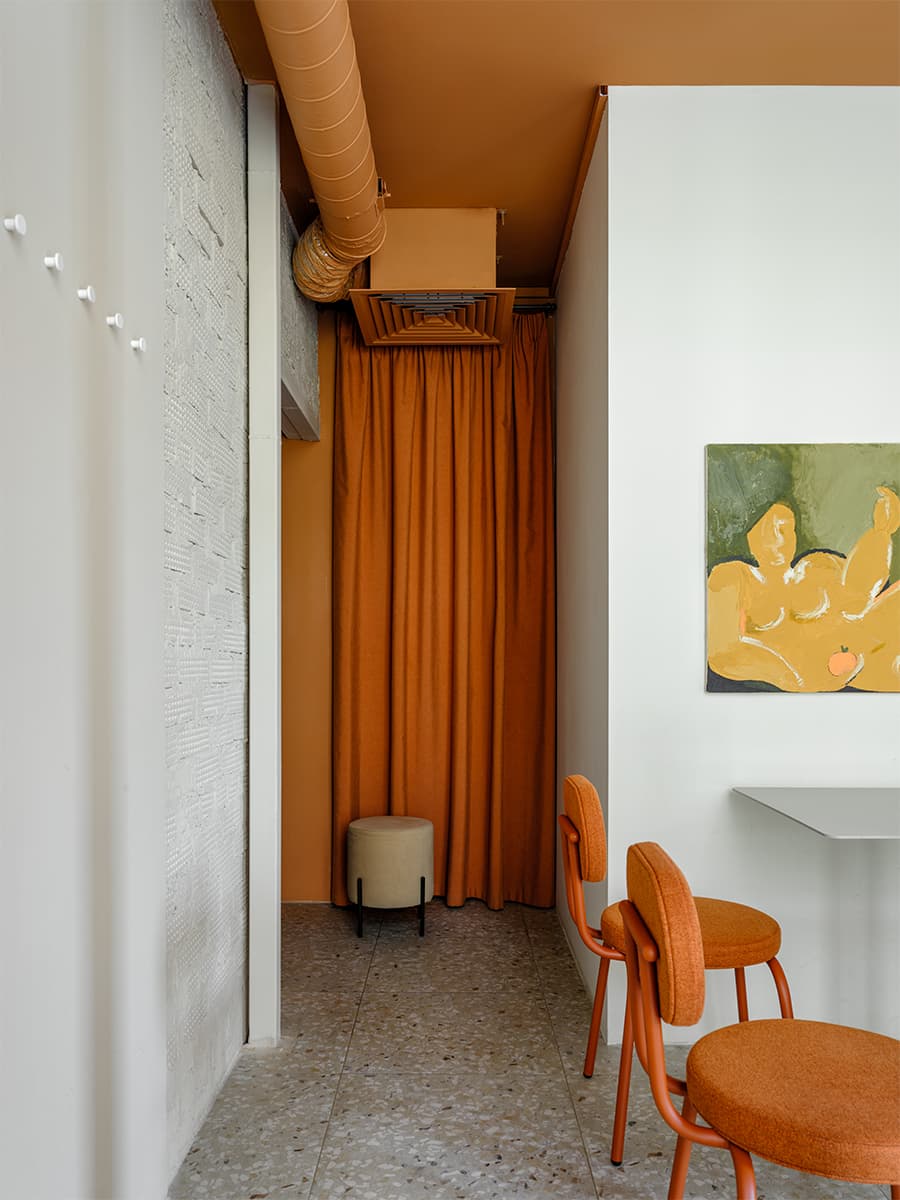 Задорный интерьер семейной пиццерии в ЖК «ЗИЛАРТ» – проект Дины Дымниковой и Даши Слушаевой