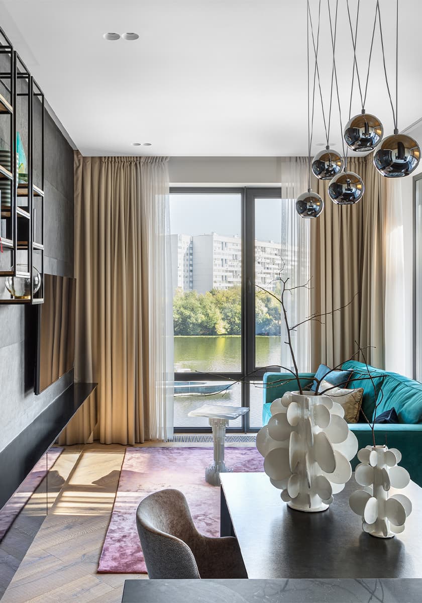 Функциональный интерьер квартиры с панорамным видом на реку – проект ELF Interior