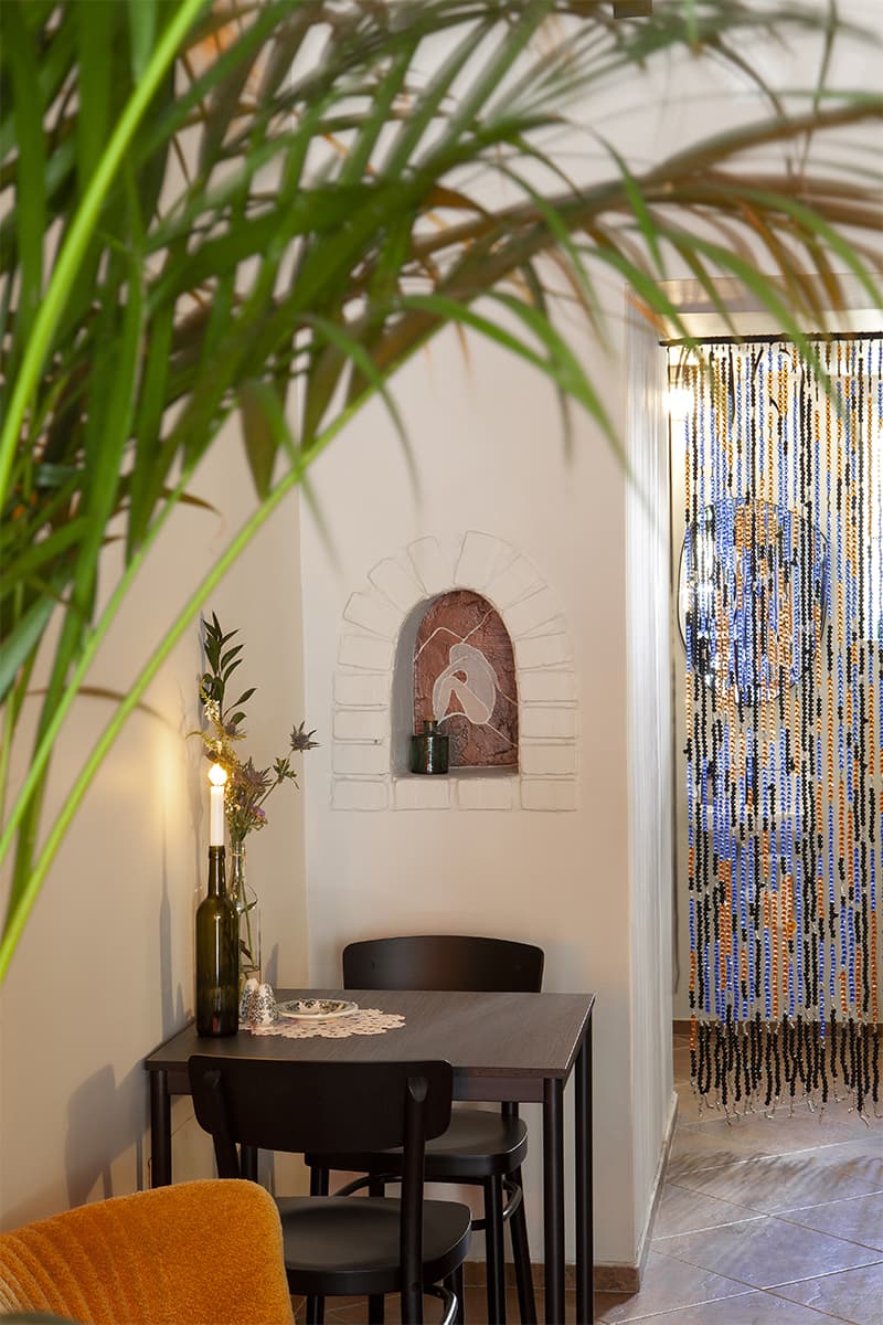 По-домашнему уютный интерьер кафе в Белграде – проект FREYA Architects