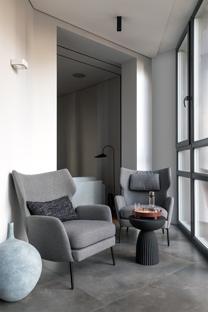 Найти пятый угол: интерьер квартиры с диагональными стенами и нелинейной планировкой – проект Ольги Божьевой