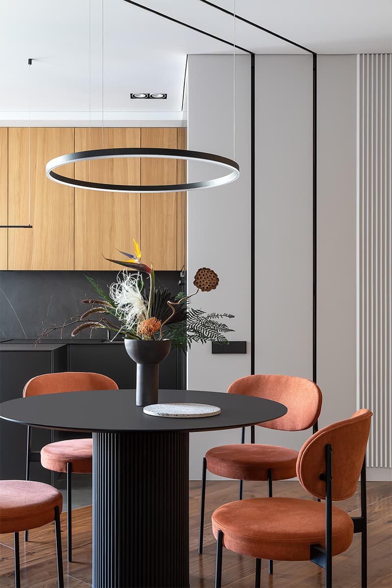 Найти пятый угол: интерьер квартиры с диагональными стенами и нелинейной планировкой – проект Ольги Божьевой