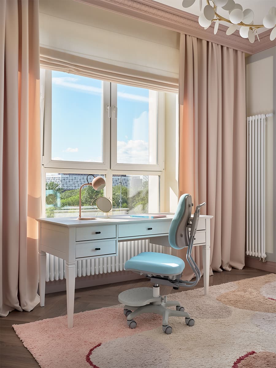 Нарядный интерьер с мраморными и латунными акцентами – проект I+E Spaces Studio