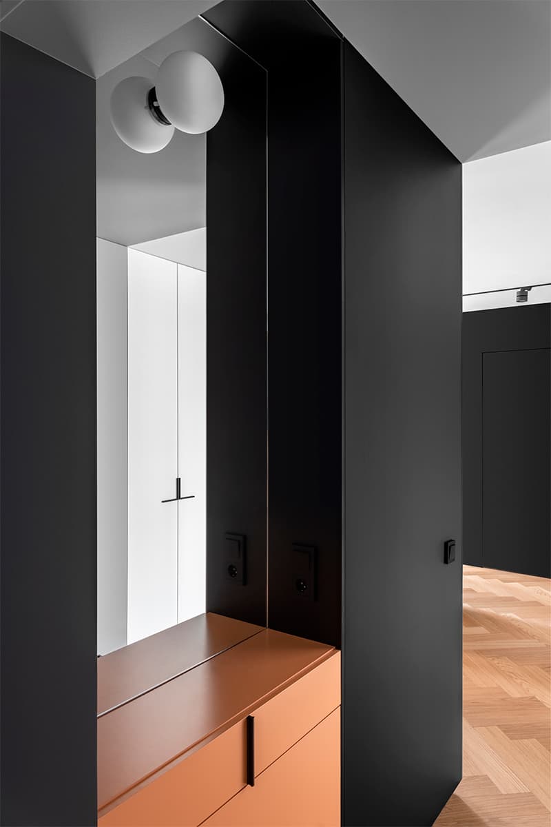 Ода функциональности: color-blocking и продуманные сценарии движения в интерьере минской квартиры – проект Михаила Курносова