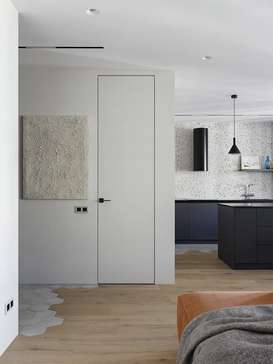 Гармоничный интерьер с природной основой и яркими акцентами – проект Ольги Ивановой