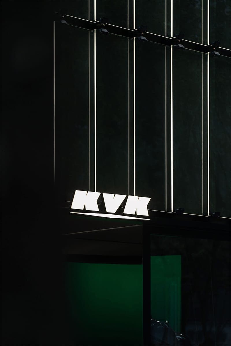 Черно-белая графика в интерьере ювелирного магазина – проект ATMOSPHERE Architects