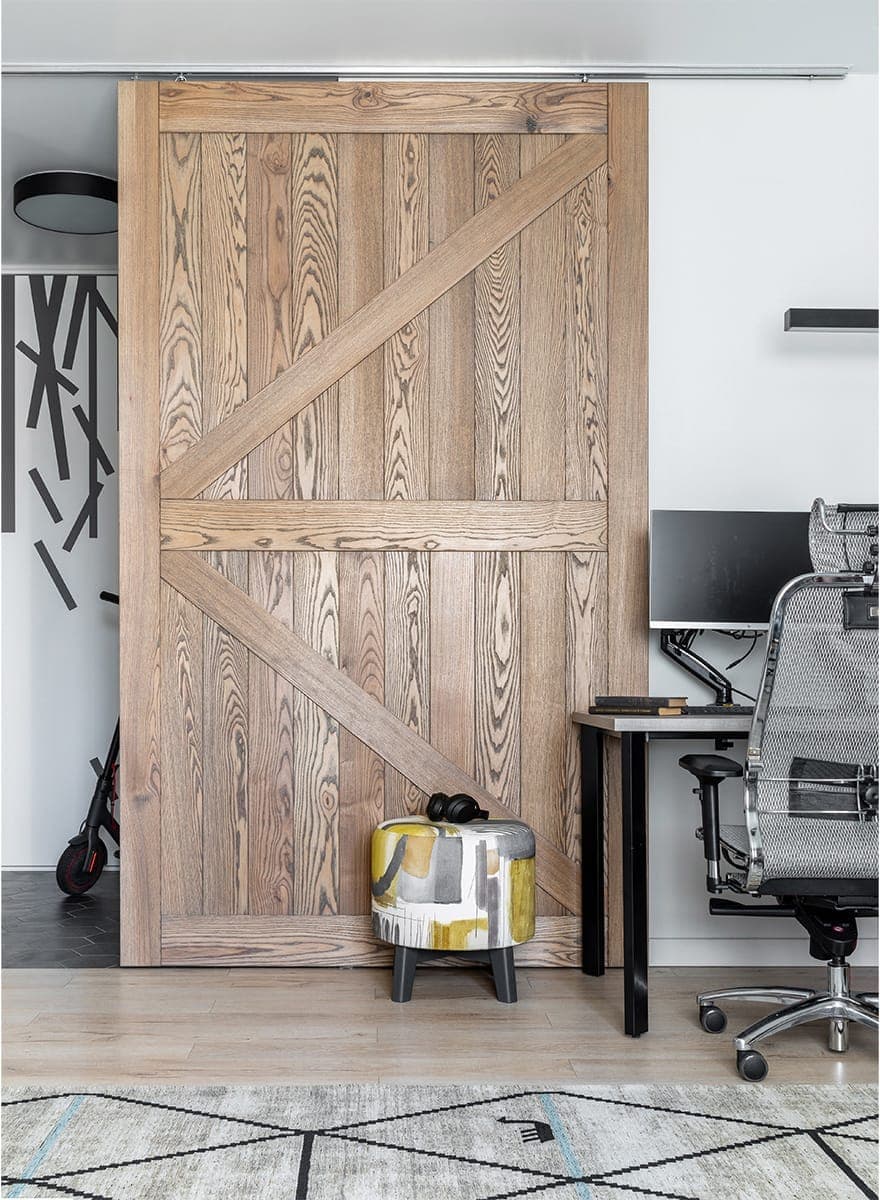 Монохромный интерьер с ломаными линиями и графичными деталями – проект Юлии Арутюнян