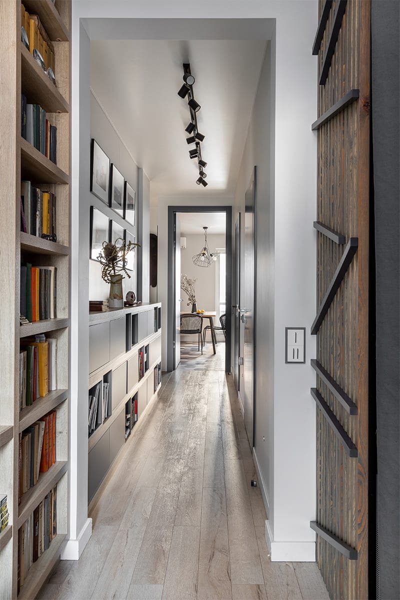 Монохромный интерьер с ломаными линиями и графичными деталями – проект Юлии Арутюнян