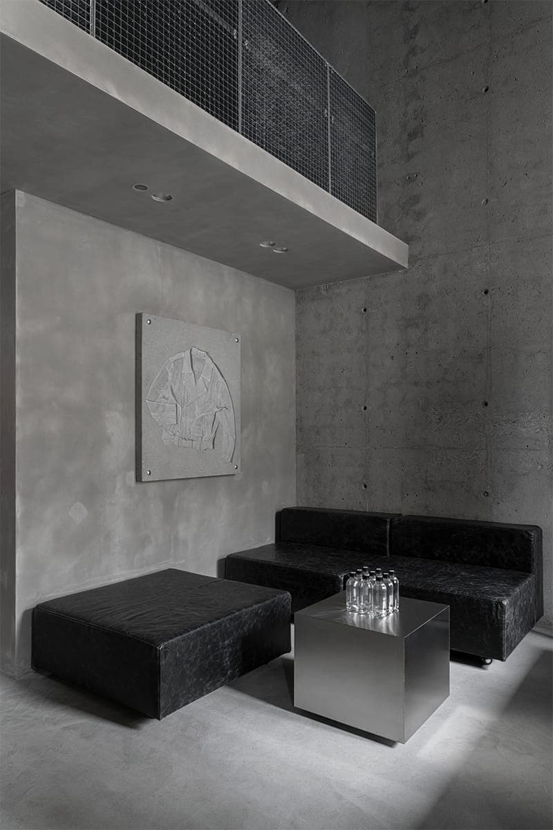 Авторские детали и технологичные арт-объекты в брутальном интерьере магазина одежды – проект бюро Gulyaev + Tsakharias