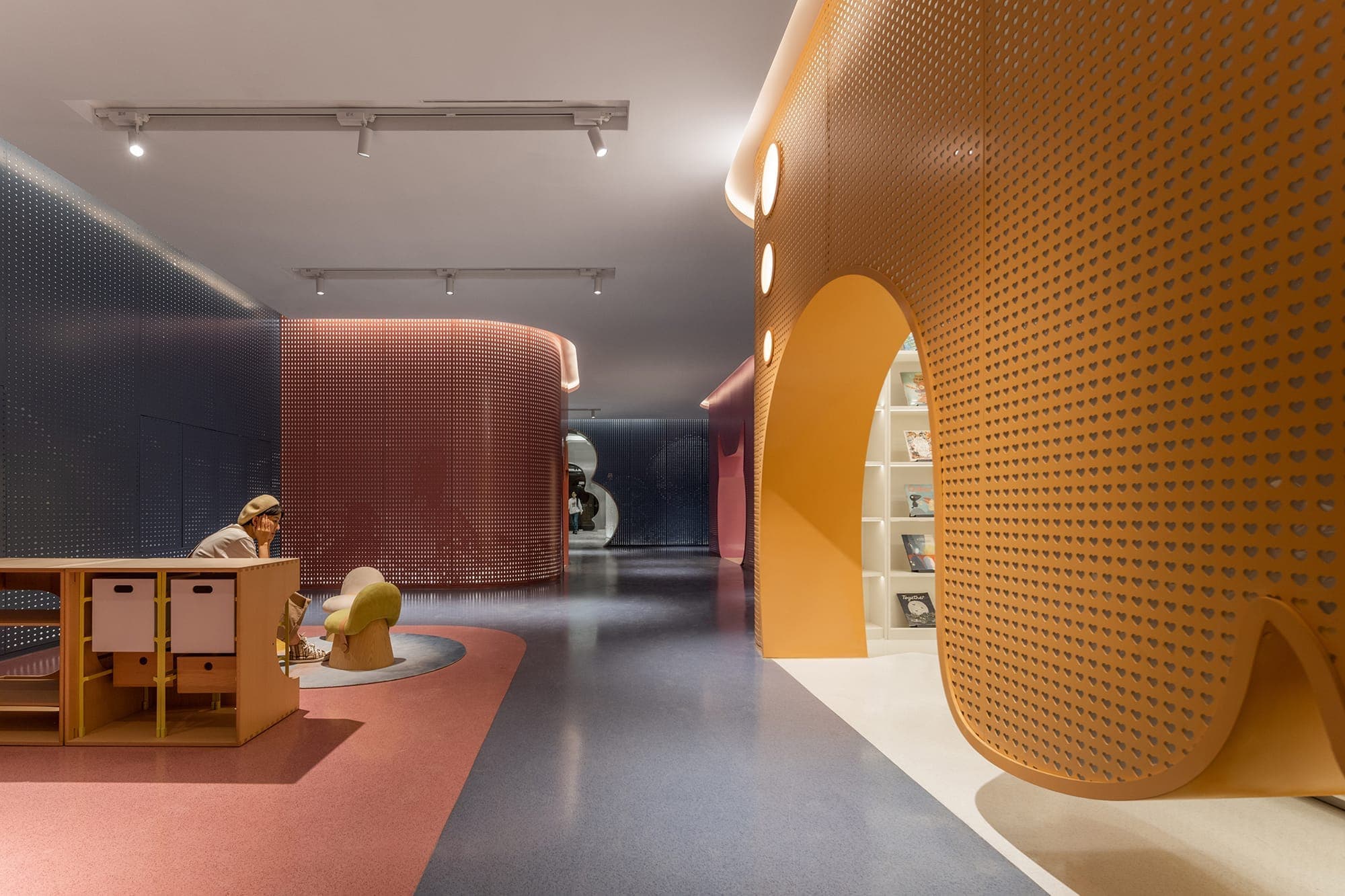 Сказочный книжный магазин в Китае для детей и их родителей – проект Wutopia Lab