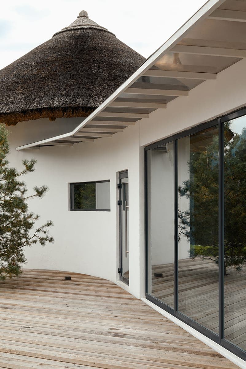 Природные оттенки и этнический декор в интерьере банного комплекса — проект Дмитрия Симонова