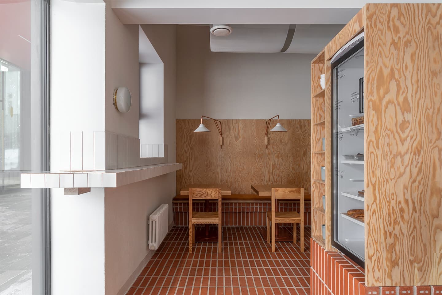 Экспериментальный интерьер московской кофейни в индустриальной эстетике — проект Ксении Раковской