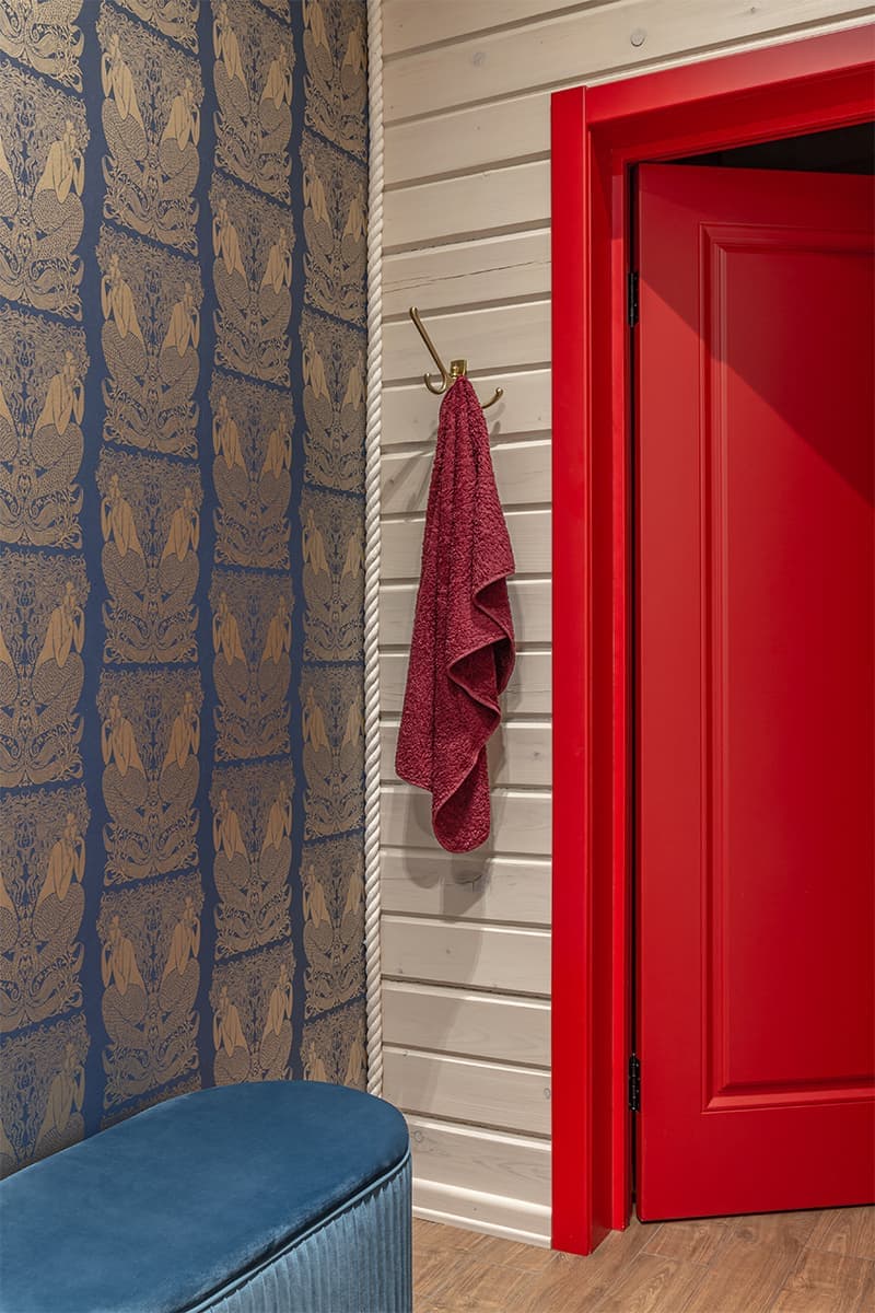 Теплый интерьер банного дома с яркими деталями — проект Кати Аболониной